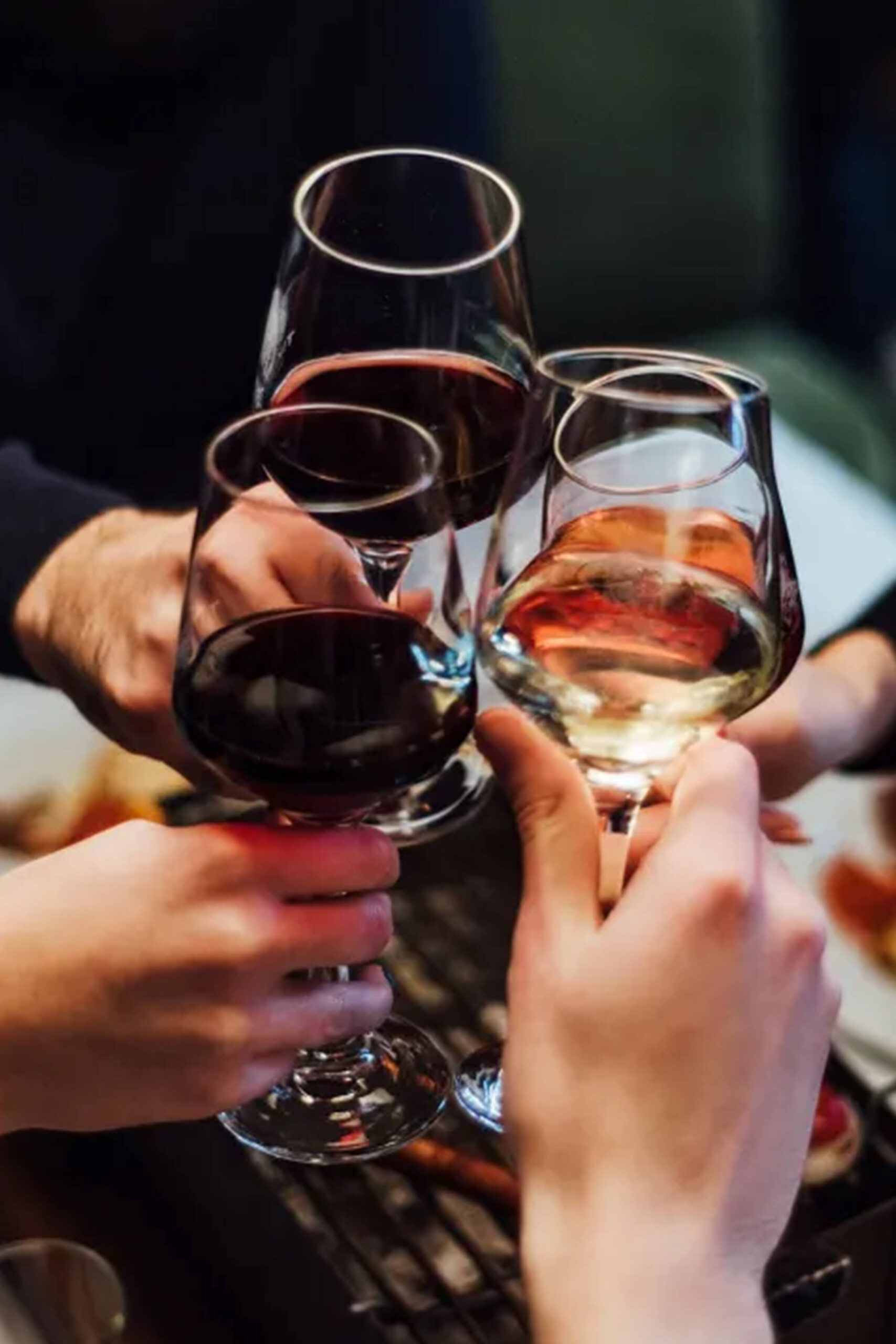 Verrerie disposée avant un cocktail